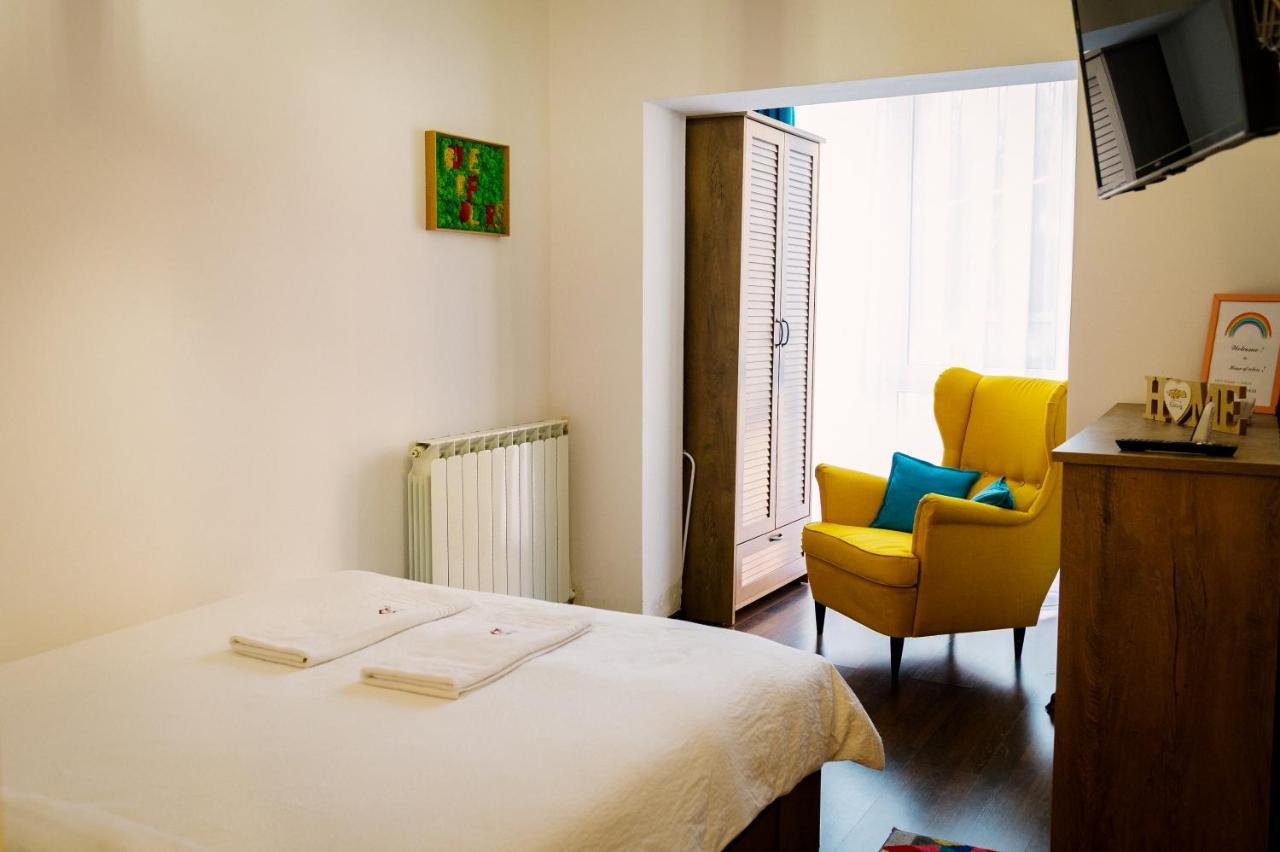 House Of Colors Apartment Petrosani Exterior photo